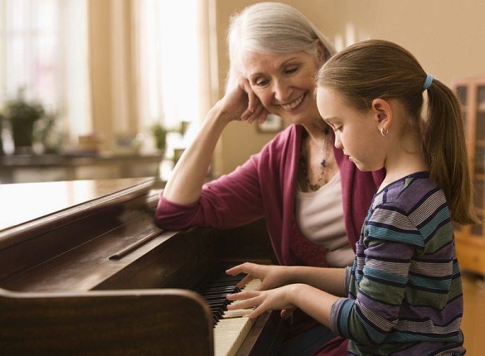 granddaughter piano/ alert1
